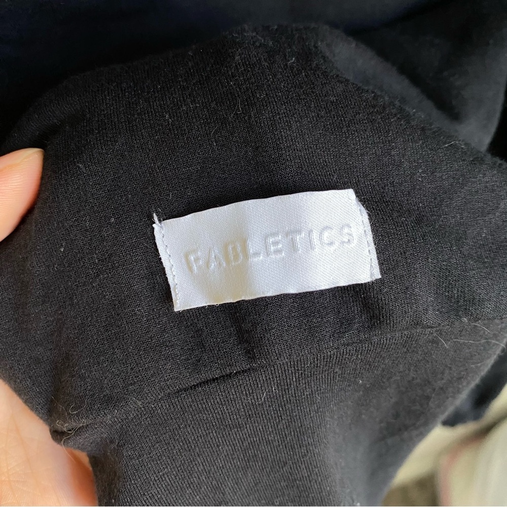 NEW FABLETICS LUXE TERRY OFF SHOULDER PULL OVER BLACK SIZE 4X String adjust - Picture 6 of 6